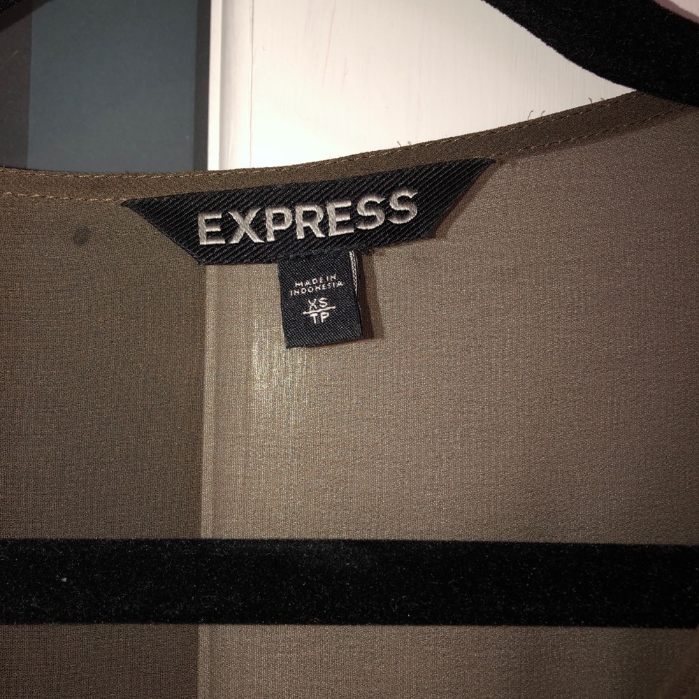 Express Sheer Ruffle Layer Top - Picture 2 of 5